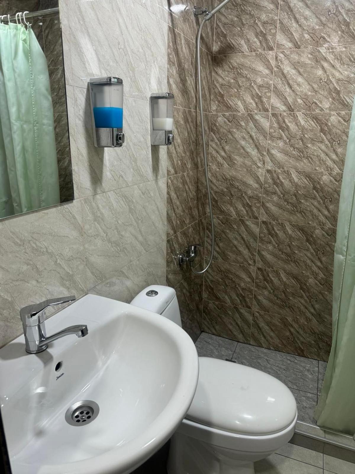 Hotel Skib Tbilisi Esterno foto