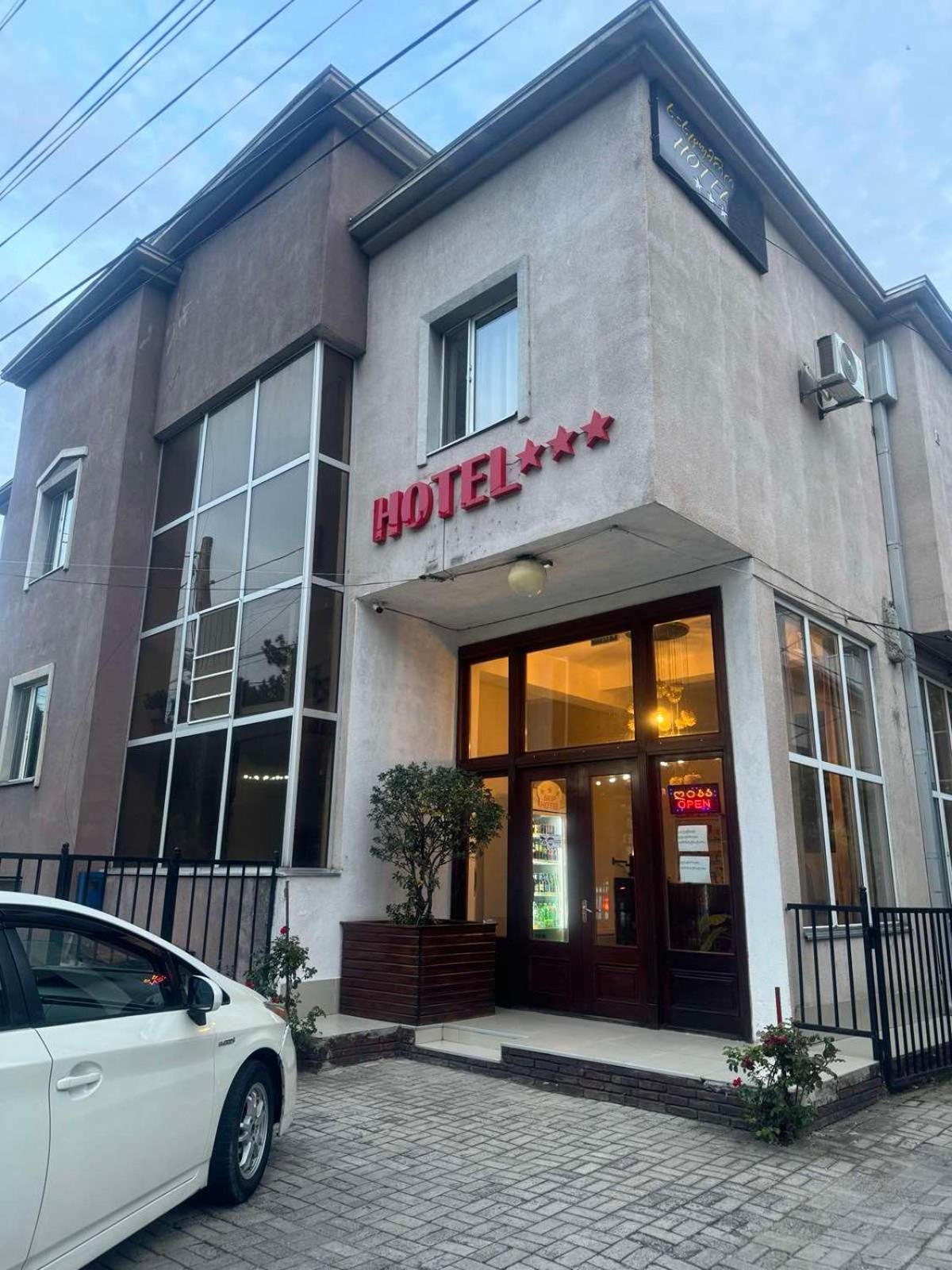 Hotel Skib Tbilisi Esterno foto