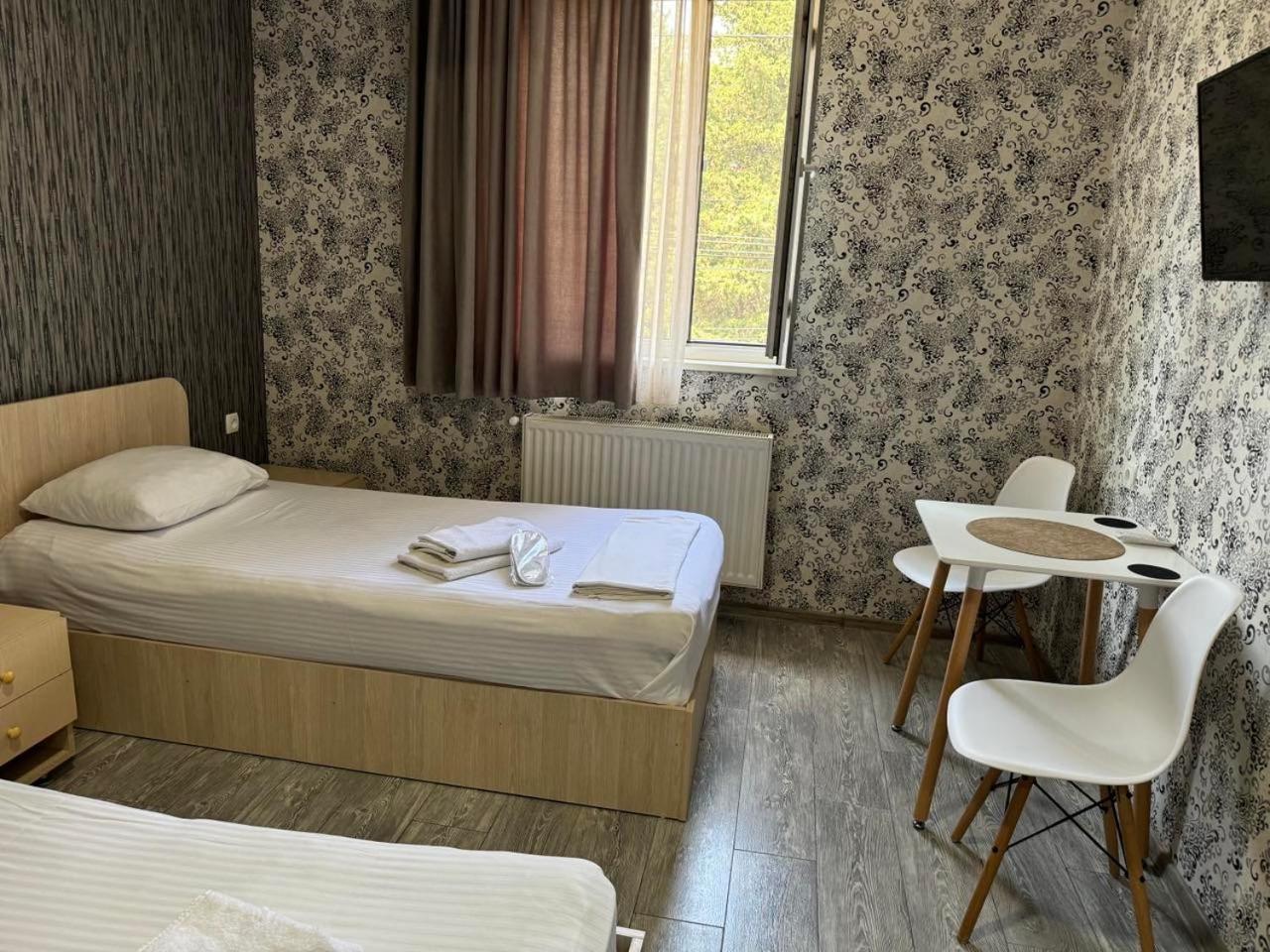 Hotel Skib Tbilisi Esterno foto