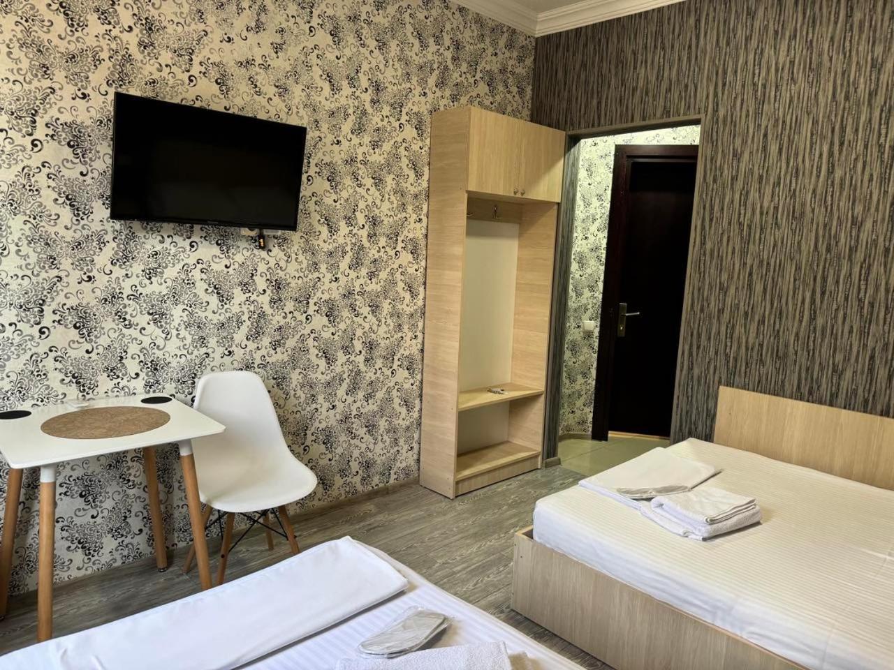 Hotel Skib Tbilisi Esterno foto