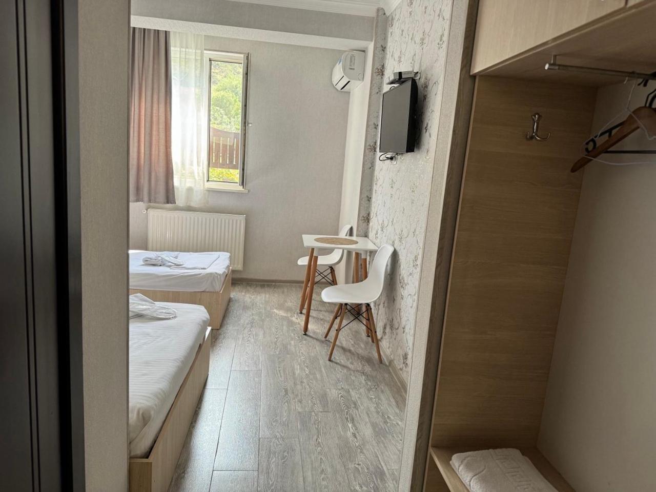 Hotel Skib Tbilisi Esterno foto