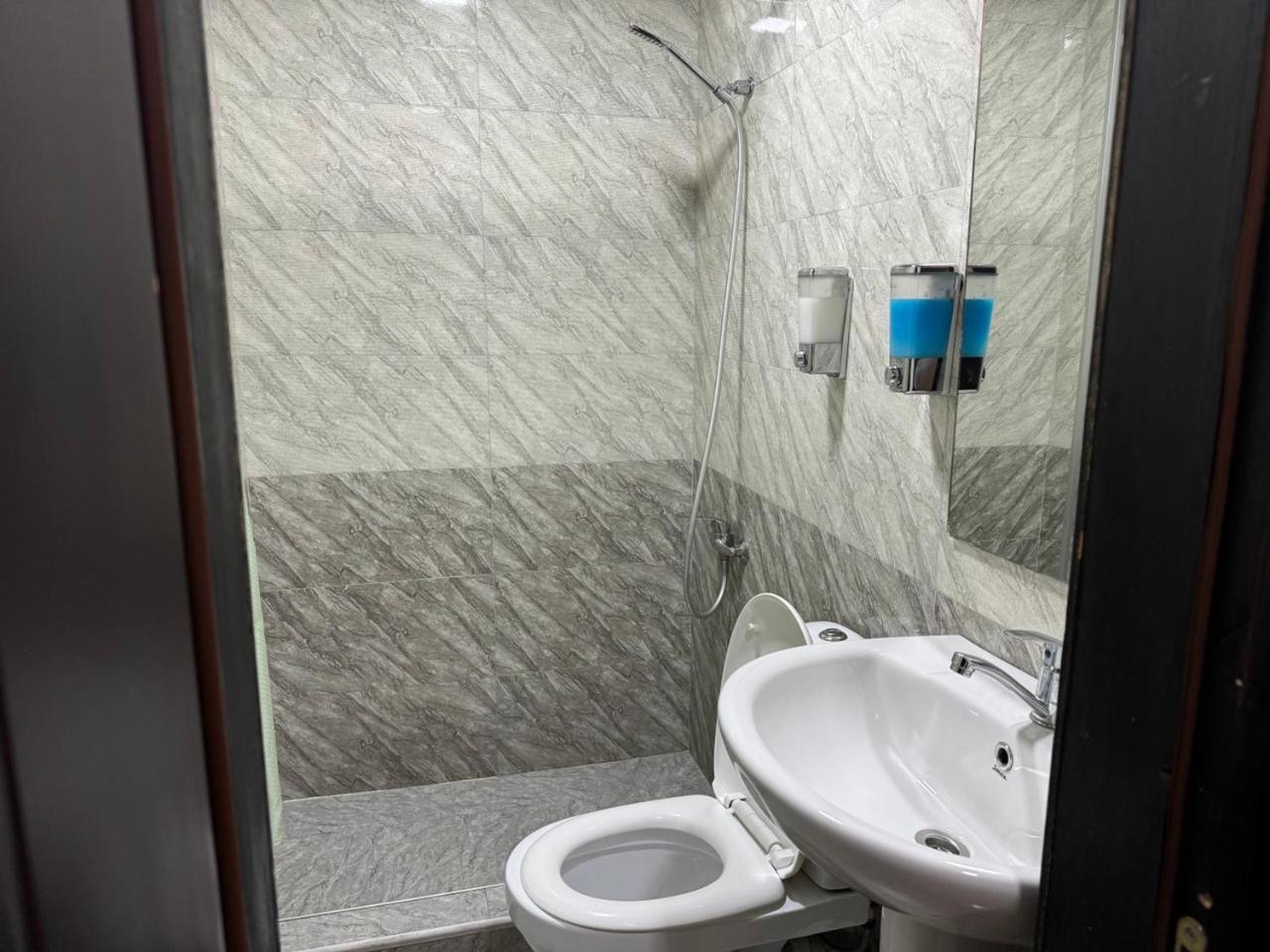 Hotel Skib Tbilisi Esterno foto