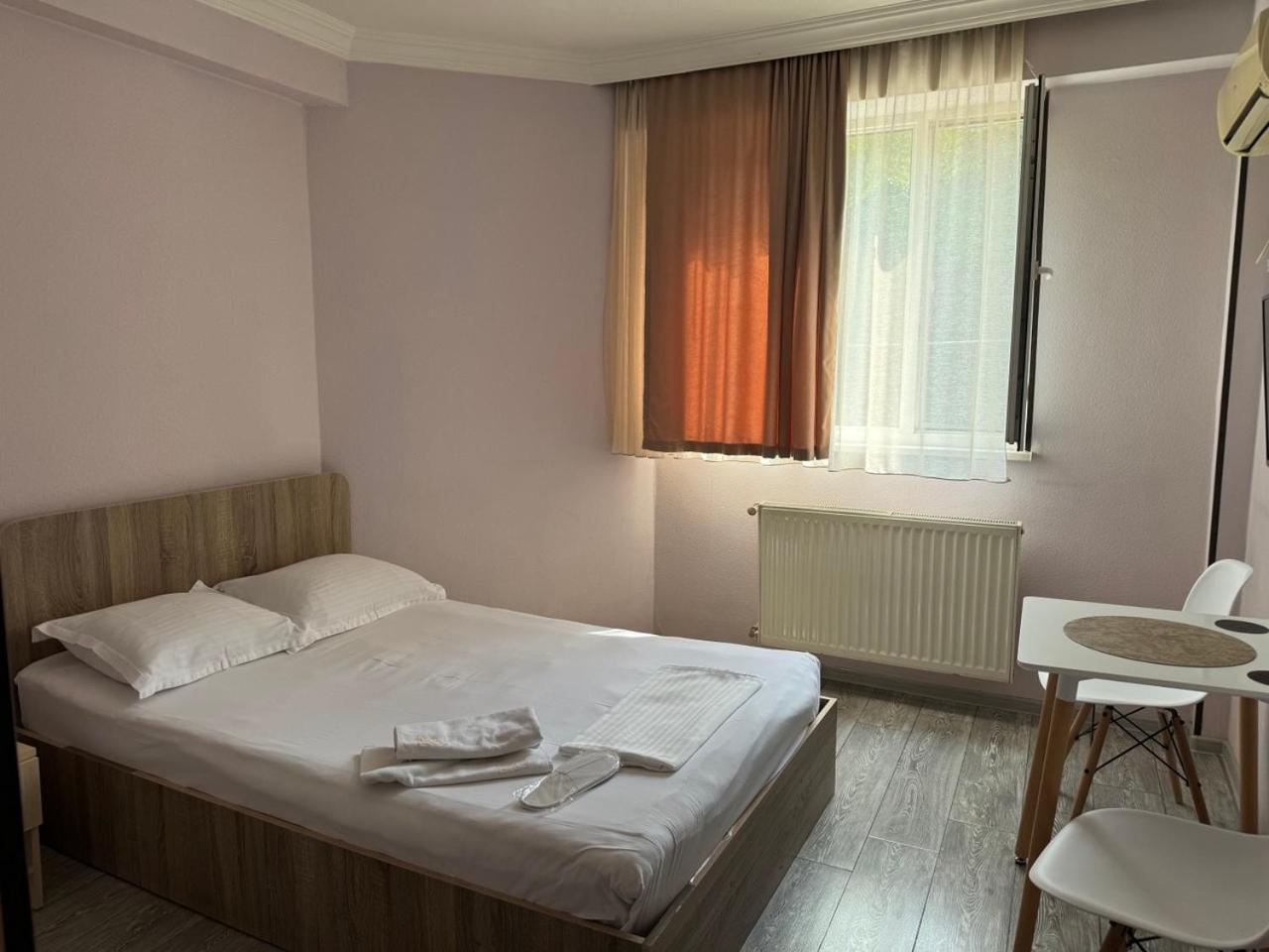 Hotel Skib Tbilisi Esterno foto